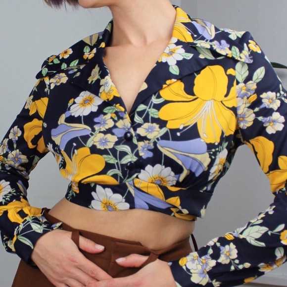 Vintage 1970’s Floral Wrap Top Button Up Blouse - Picture 1 of 8